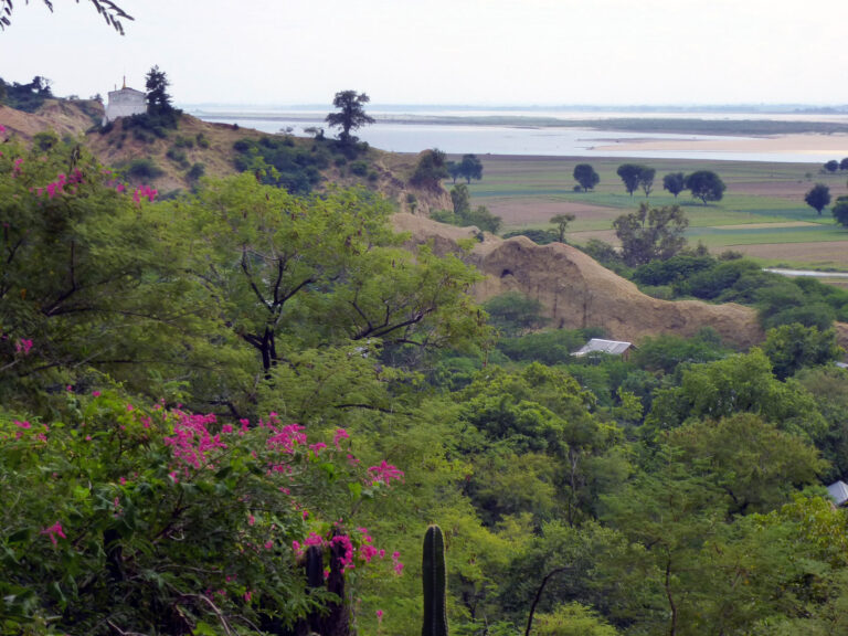 ...mit wunderbarem Blick über den Ayeyarwady