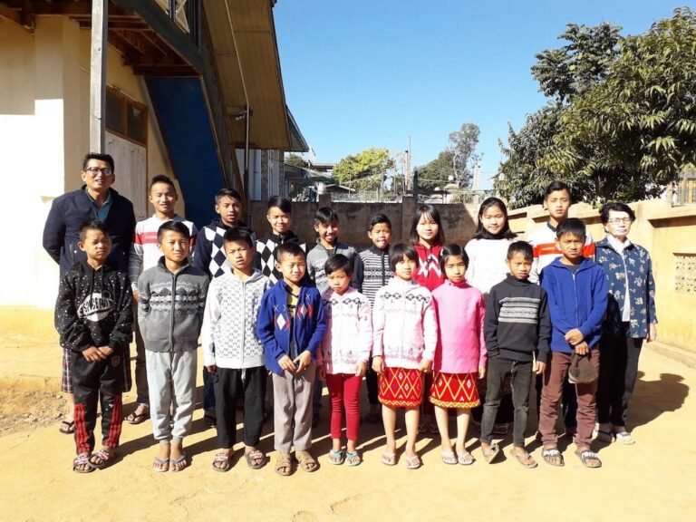 POL children with staff