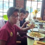 Taking lunch out with boys in restaurant01
